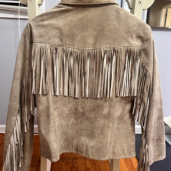 GENUINE LEATHER SUEDE FRINGED JACKET. XOXO - Picture 6 of 10